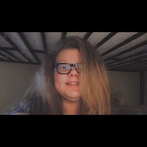 Meet your Posher, Kayla